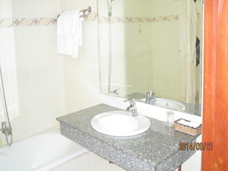 Y Linh Hotel Quy Nhon Buitenkant foto